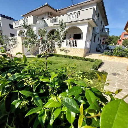 Apartment Green Oasis *