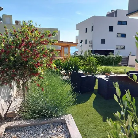 Oasis Lejlighed